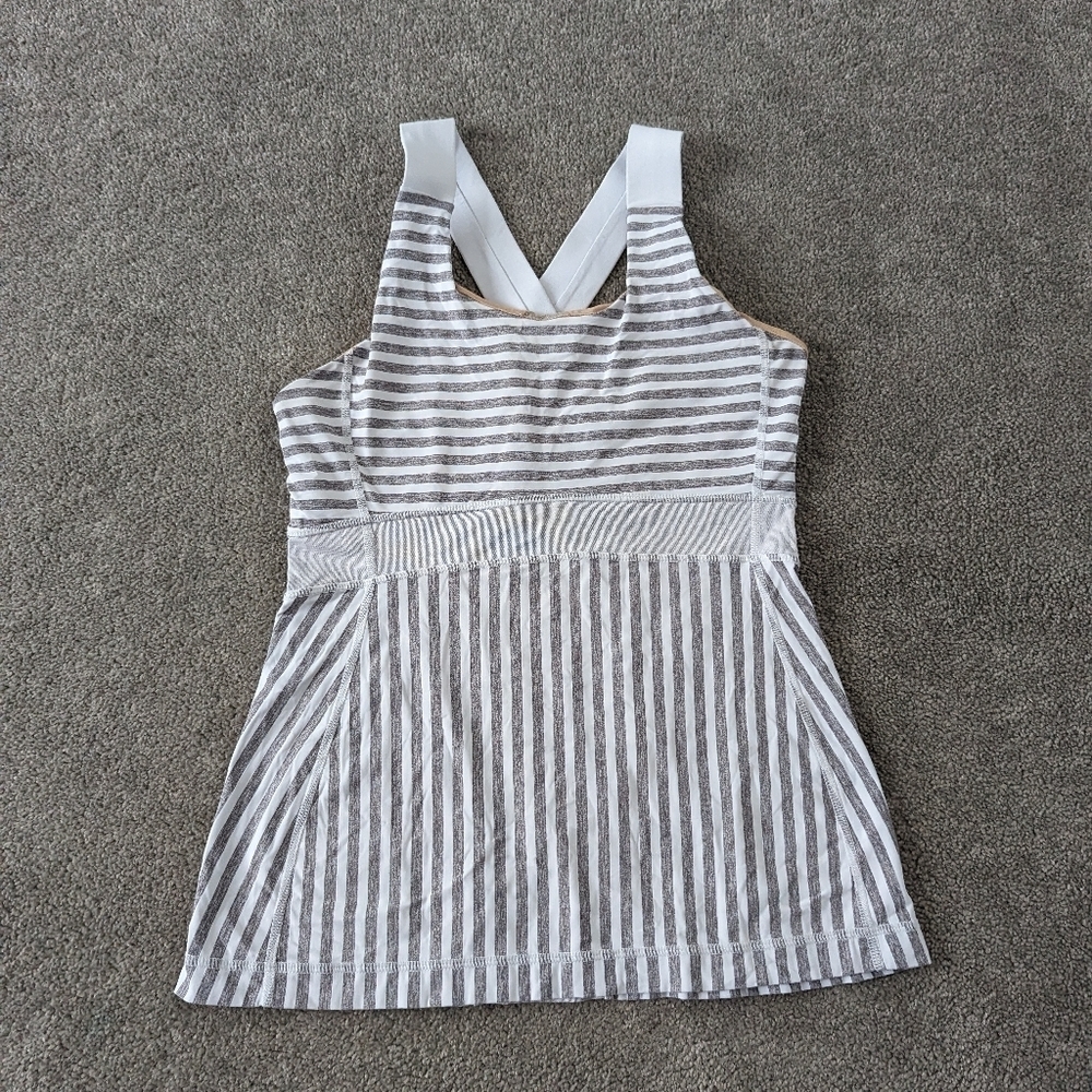 Rare Lululemon Women's Athletic Tank Top Size 6 Gray Silver Activewear Sporty